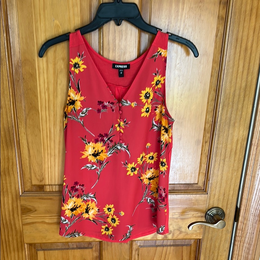 Express pink flowered tank top